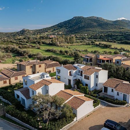 Hotel Residenza L'Alzoni San Teodoro  Exterior foto
