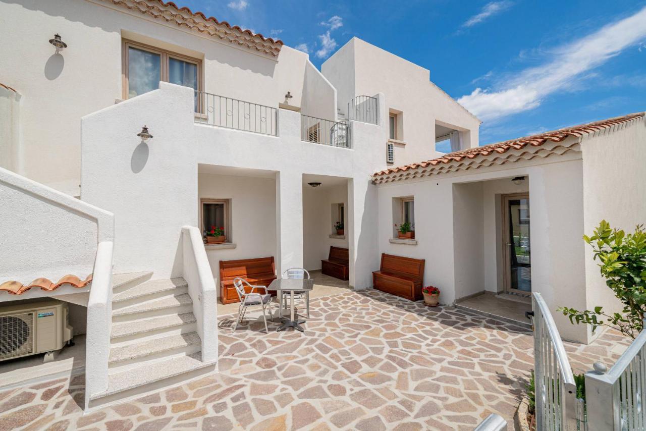 Hotel Residenza L'Alzoni San Teodoro  Exterior foto