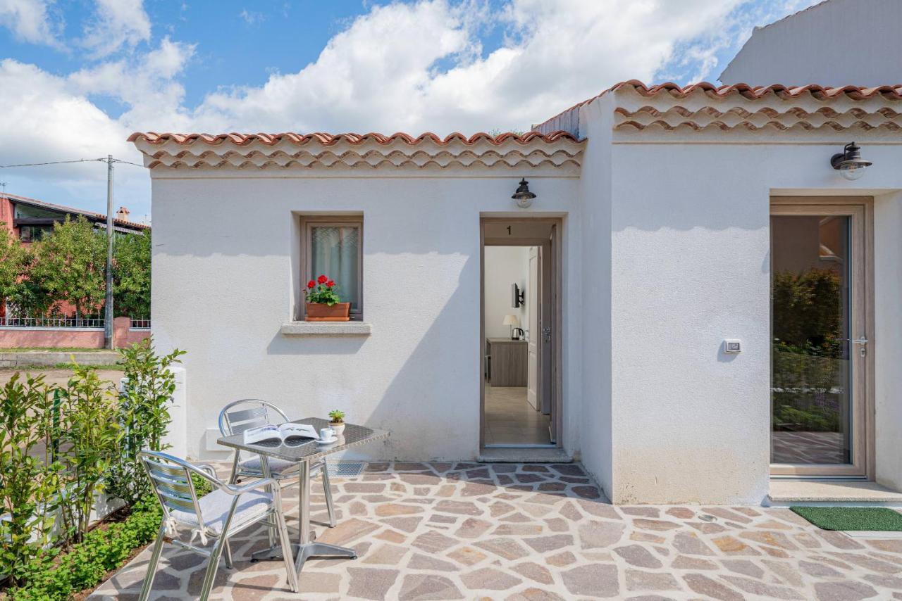 Hotel Residenza L'Alzoni San Teodoro  Exterior foto